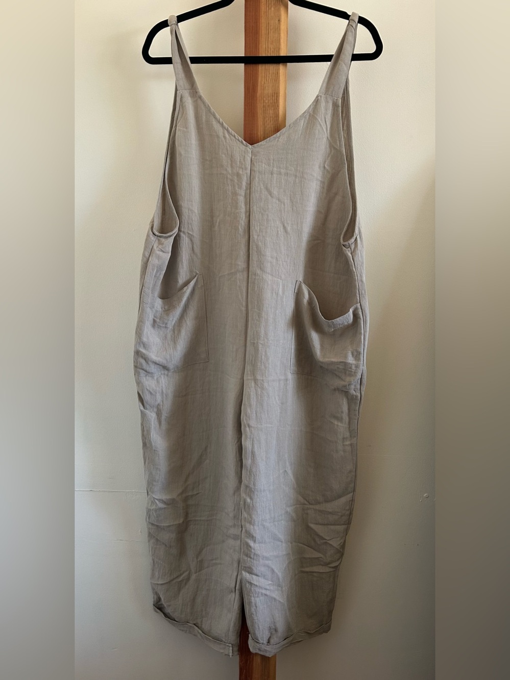 Final Touch Neutral Light Gray Linen-Texture Top